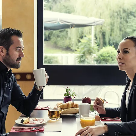 Hotel Mercure Paris Le Bourget Aeroport