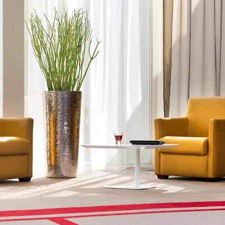 فندق Mercure Paris Le Bourget Aeroport لو بلو ميسنيل