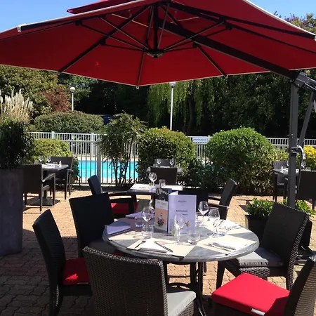 Mercure Paris Le Bourget Aeroport מלון 4*
