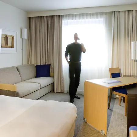 ホテル Mercure Paris Le Bourget Aeroport ル・ブラン・メニル