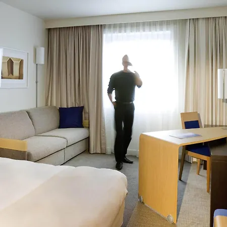 فندق Mercure Paris Le Bourget Aeroport لو بلو ميسنيل