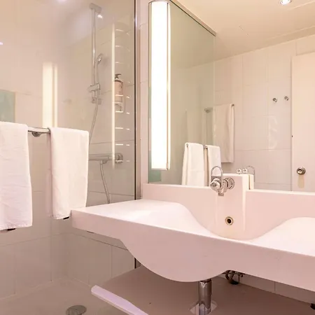Mercure Paris Le Bourget Aeroport מלון 4*