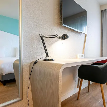 Mercure Paris Le Bourget Aeroport מלון 4*