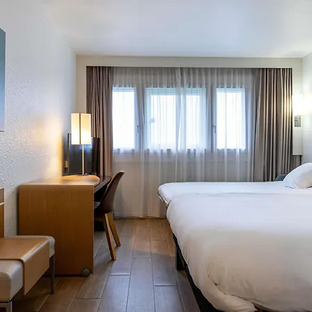Mercure Paris Le Bourget Aeroport מלון 4*