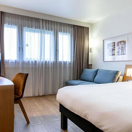 Отель Mercure Paris Le Bourget Aeroport 4*