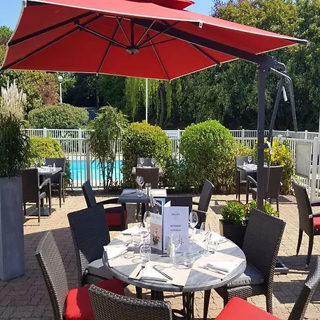 Mercure Paris Le Bourget Aeroport 4*