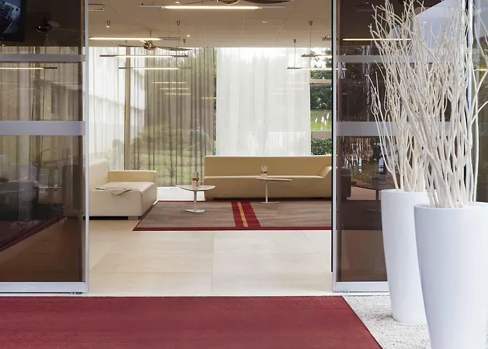 Mercure Paris Le Bourget Aeroport 勒布朗-梅尼尔