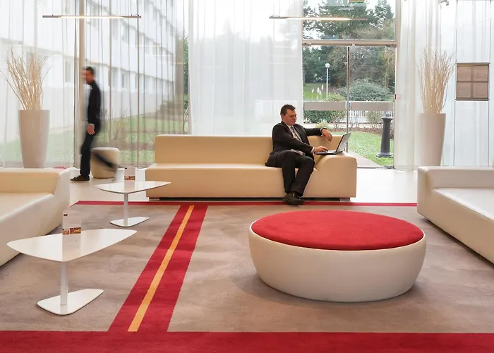 Mercure Paris Le Bourget Aeroport 4*